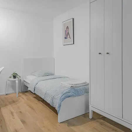 Bright Modern With Terrace And Underground Garage Lägenhet